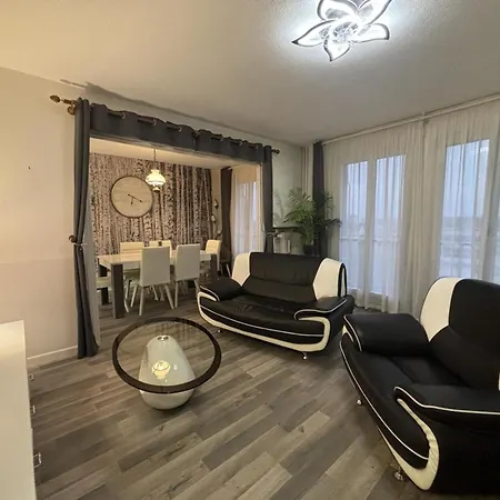 Spacieux Au Centre De Avec Balcon Et Internet - Fr-1-489-555 Apartamento